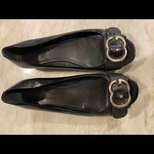 Gucci authentic open toe black patent shoes with logo! Size 41, worn 3 times!